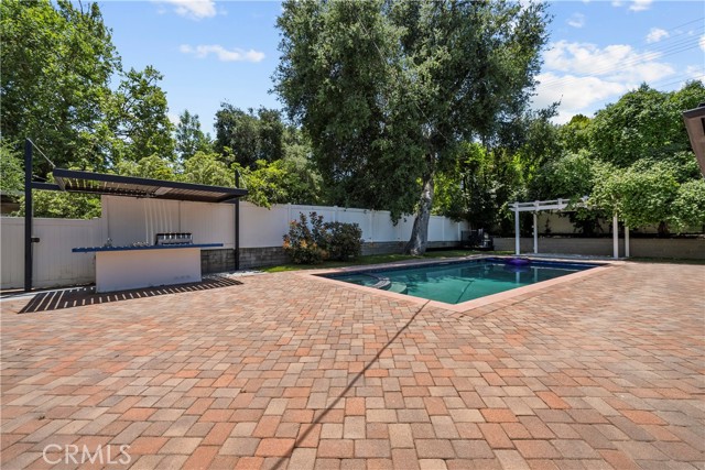 4825 San Feliciano Drive, Woodland Hills CA: https://media.crmls.org/medias/542a467a-44a7-43b9-9525-85d205fc5441.jpg