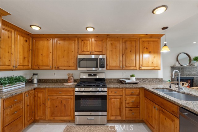 1112 Beryl Street, Redondo Beach CA: https://media.crmls.org/medias/542ad010-002e-4cfa-b83b-221e43b42139.jpg