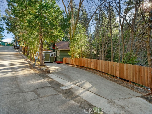 Detail Gallery Image 4 of 40 For 32143 West Dr, Running Springs,  CA 92382 - 2 Beds | 1/1 Baths