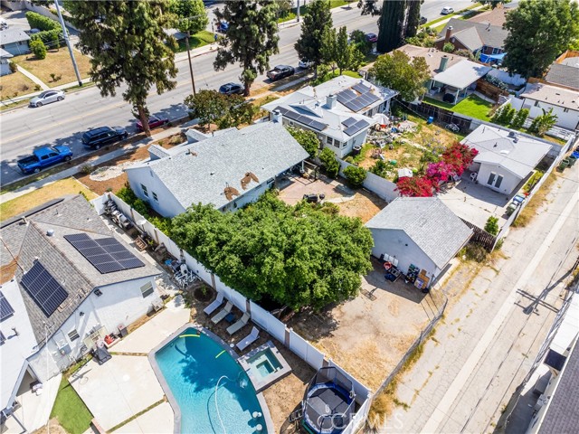 17062 San Fernando Mission Boulevard, Granada Hills CA: https://media.crmls.org/medias/542b0db1-66af-47bb-b6a3-52815c03c4c1.jpg