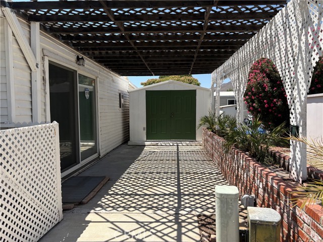 21100 State Street, San Jacinto CA: https://media.crmls.org/medias/542b1735-e666-44f0-8e7d-30d5c73287e5.jpg