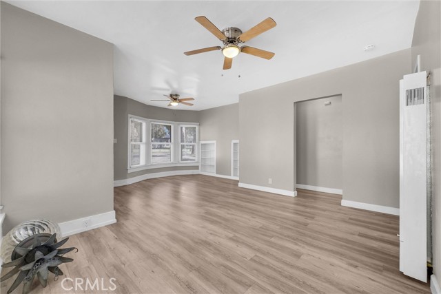 442 E Arrow, Upland CA: https://media.crmls.org/medias/542ba9b2-c2cf-4ca7-b6b6-94bdad51cb8b.jpg