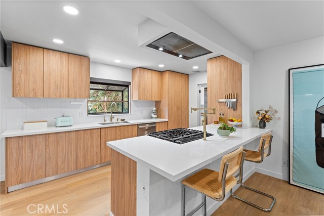 2924 Royal Palm Drive, Costa Mesa CA: https://media.crmls.org/medias/542bb0d3-7d09-4b59-9447-6f840f4d2abf.jpg