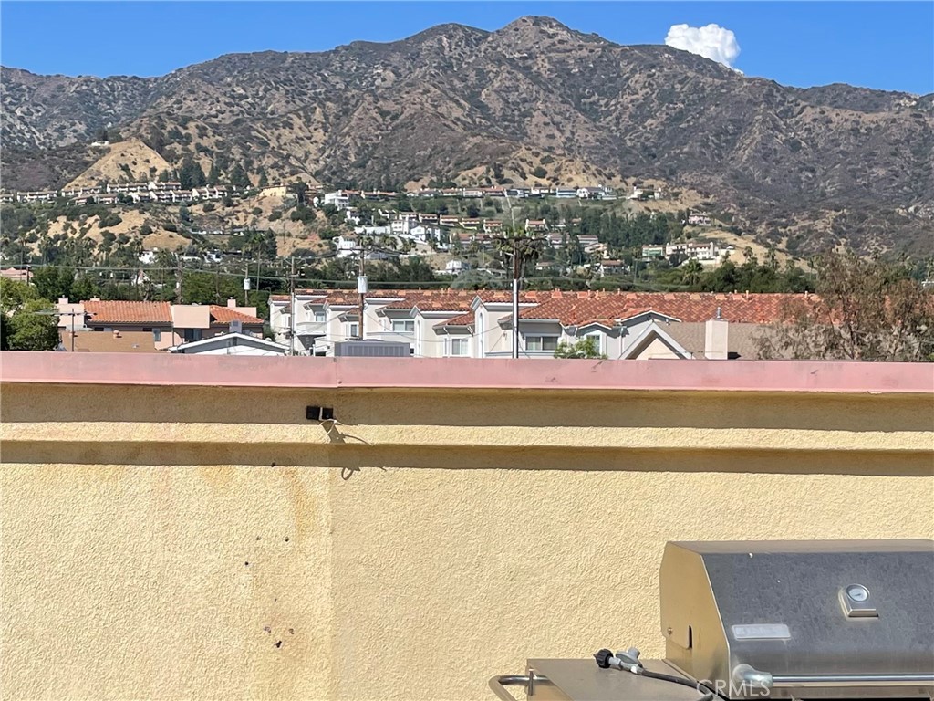 https://media.crmls.org/medias/542c4e04-1089-4f69-9230-eefb6a87175f.jpg?preset=X-Large