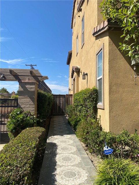 Detail Gallery Image 28 of 29 For 10761 Lotus Dr, Garden Grove,  CA 92843 - 5 Beds | 4 Baths