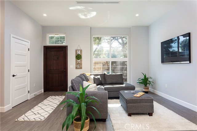 Detail Gallery Image 1 of 27 For 3236 Royal Oaks Dr #2,  Thousand Oaks,  CA 91362 - 3 Beds | 2/1 Baths