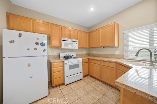 Detail Gallery Image 6 of 23 For 870 W Colorado Bld, Monrovia,  CA 91016 - 4 Beds | 2/1 Baths