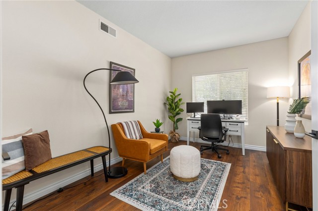 Detail Gallery Image 12 of 33 For 40929 Engelmann Oak St, Murrieta,  CA 92562 - 6 Beds | 2/1 Baths