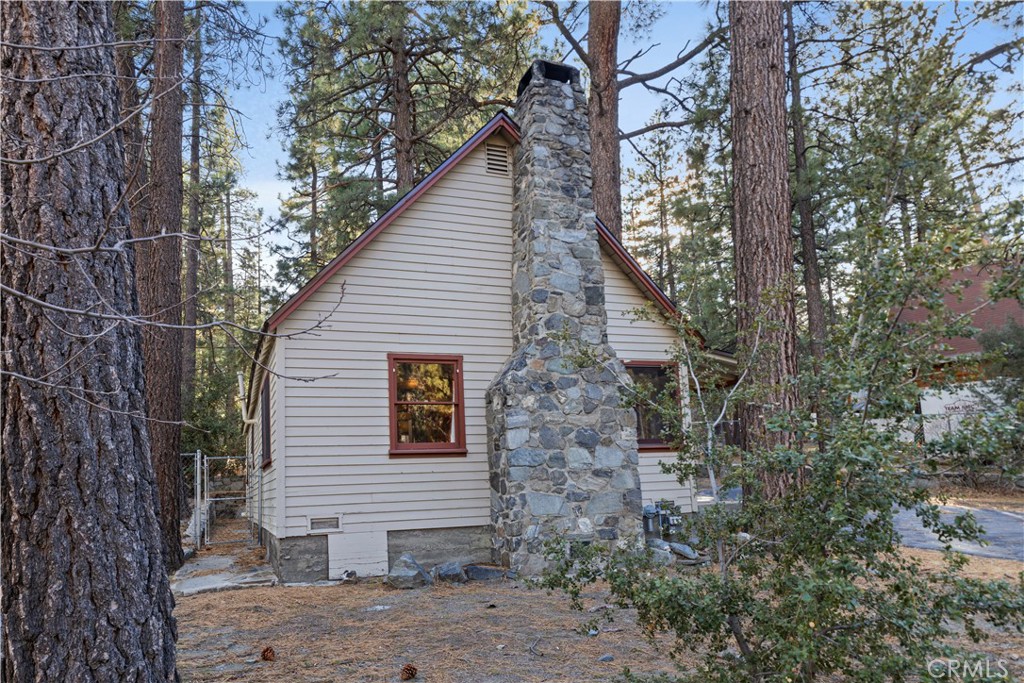 https://media.crmls.org/medias/542e21a7-de84-498d-81d1-14ca22c22ab1.jpg?preset=X-Large