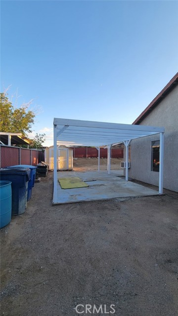 10221 Lawson Avenue, Adelanto CA: https://media.crmls.org/medias/542ec186-71b2-4484-ae63-1c0accedfad2.jpg