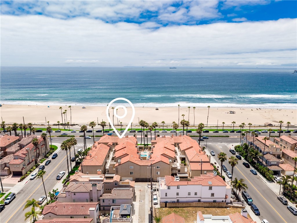 2000 Pacific Coast Hwy #108