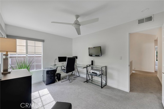 939 Blue Mountain, Westlake Village CA: https://media.crmls.org/medias/542f0473-46ba-416b-8375-7b45e54e9c4c.jpg