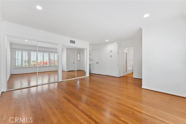 11053 Strathmore Drive, Westwood - Century City CA: https://media.crmls.org/medias/542f6ca5-2df2-4919-90dc-0cb2760a9da9.jpg