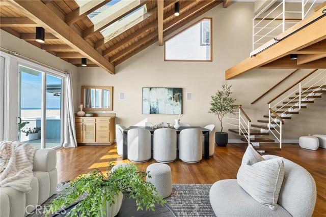 Detail Gallery Image 8 of 48 For 7008 W Oceanfront, Newport Beach,  CA 92663 - 5 Beds | 3/1 Baths
