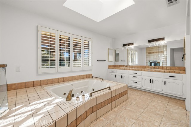 Detail Gallery Image 40 of 75 For 43041 Mayberry, Hemet,  CA 92544 - 5 Beds | 3 Baths