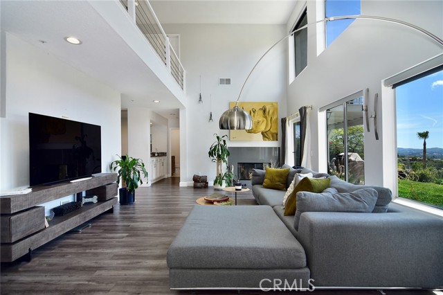 24574 Overland, West Hills CA: https://media.crmls.org/medias/5431f8ad-07bc-44a2-af0f-488b2f8d6e06.jpg