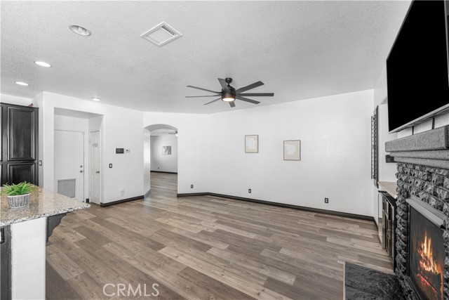 3429 Gemstone Avenue, Rosamond CA: https://media.crmls.org/medias/5432d56a-8cd9-4459-a672-beafa7251832.jpg
