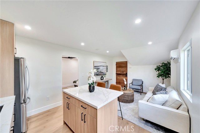 20742 Lull Street, Winnetka CA: https://media.crmls.org/medias/54335a10-c428-4d69-8c2a-fa88c2d94ed4.jpg
