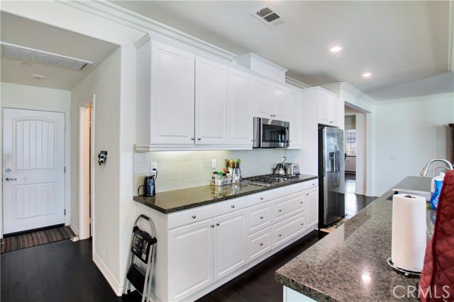Detail Gallery Image 21 of 62 For 13122 Capricornio St, Riverside,  CA 92503 - 7 Beds | 4/1 Baths