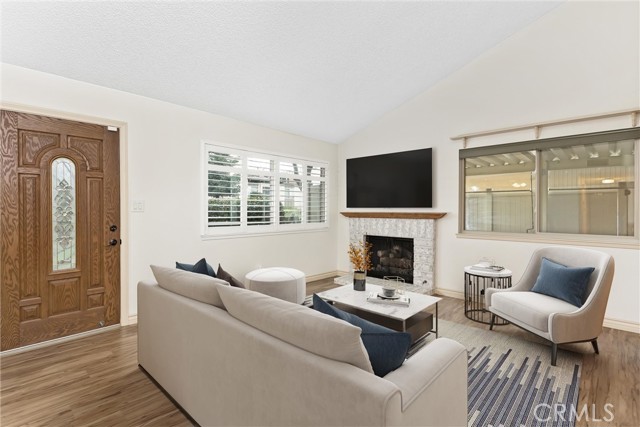 Detail Gallery Image 5 of 29 For 1580 Lisa Ln, Redlands,  CA 92374 - 2 Beds | 2 Baths