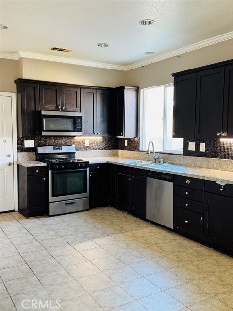 2723 E Avenue J4, Lancaster CA: https://media.crmls.org/medias/5434a776-4194-410b-879a-c302a3f89f67.jpg