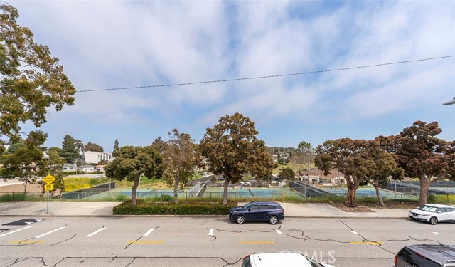 717 Juanita Avenue, Redondo Beach, California 90277, 3 Bedrooms Bedrooms, ,1 BathroomBathrooms,Residential,Sold,Juanita,SB23072511