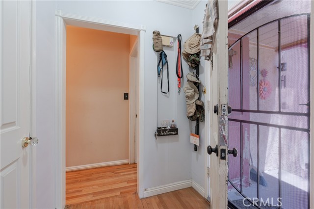 Detail Gallery Image 8 of 33 For 2707 Windsor Ave, Altadena,  CA 91001 - 2 Beds | 2 Baths