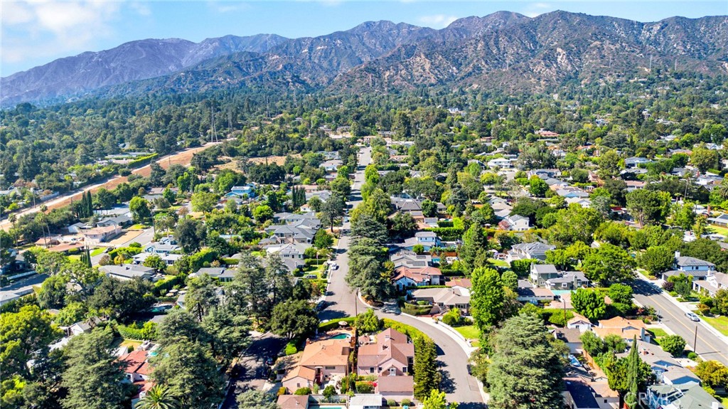 https://media.crmls.org/medias/543583fd-fb57-4a5c-a61b-e55ac987596e.jpg?preset=X-Large