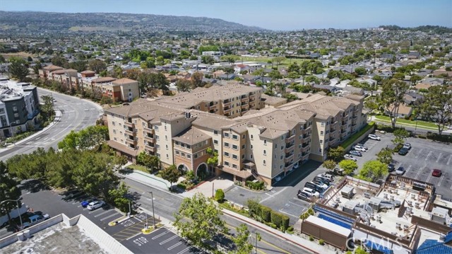 21345 Hawthorne Boulevard, Torrance CA: https://media.crmls.org/medias/54363b31-16c8-4dd7-a32a-7184c2807ea5.jpg
