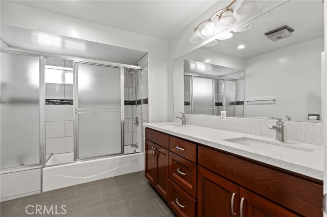 Detail Gallery Image 19 of 38 For 8558 11th, Downey,  CA 90241 - 4 Beds | 3/1 Baths