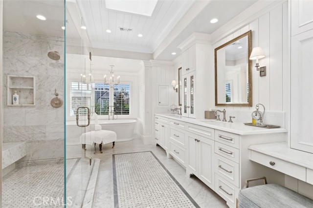 Detail Gallery Image 23 of 43 For 2431 Bayshore Drive, Newport Beach,  CA 92663 - 4 Beds | 3/1 Baths