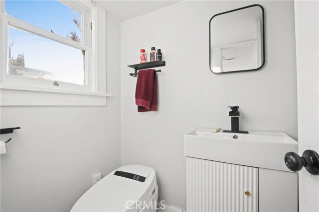 Detail Gallery Image 9 of 26 For 853 S Lemon St, Anaheim,  CA 92805 - 4 Beds | 2/1 Baths