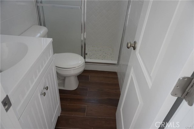 Detail Gallery Image 6 of 12 For 10558 Langmuir Ave, Sunland,  CA 91040 - 2 Beds | 1/1 Baths