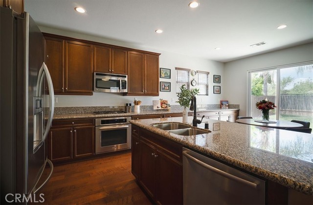 Detail Gallery Image 13 of 44 For 32804 Red Carriage Rd, Winchester,  CA 92596 - 5 Beds | 3 Baths