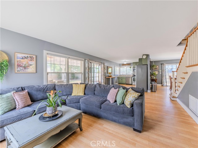 Detail Gallery Image 7 of 22 For 23209 via Barra, Valencia,  CA 91355 - 4 Beds | 3 Baths