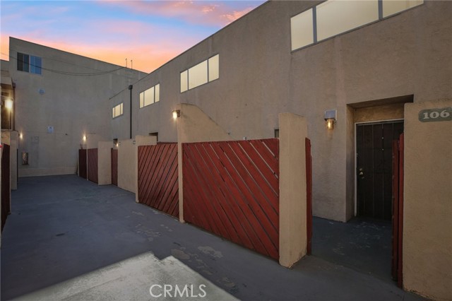 Detail Gallery Image 3 of 51 For 1725 Neil Armstrong St #106,  Montebello,  CA 90640 - 2 Beds | 1/1 Baths