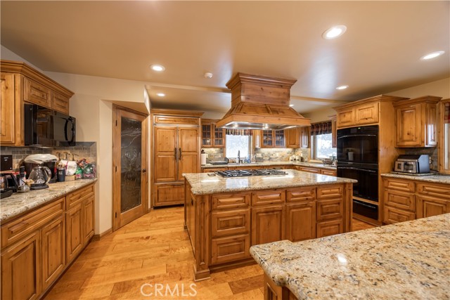 Detail Gallery Image 5 of 50 For 42028 Sky View, Big Bear Lake,  CA 92315 - 7 Beds | 5/1 Baths