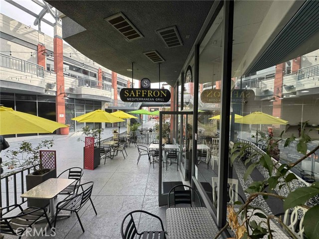 245 Pine Ave Avenue, Long Beach CA: https://media.crmls.org/medias/543a7897-93d8-4176-bf64-420a5a87e736.jpg