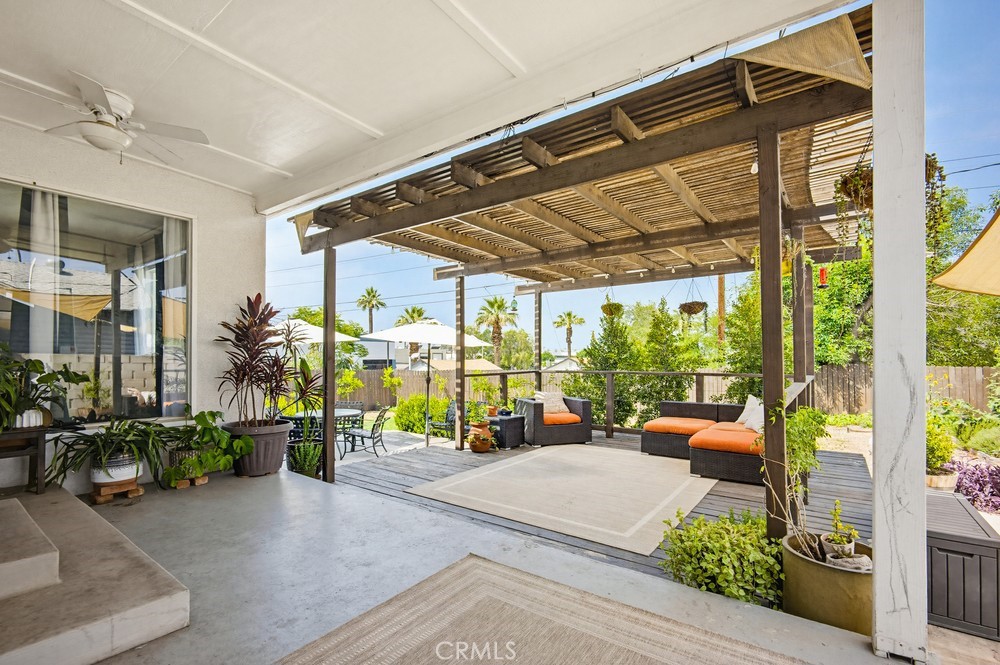 https://media.crmls.org/medias/543aac7d-0aeb-47bd-9276-7c0533dafad5.jpg?preset=X-Large