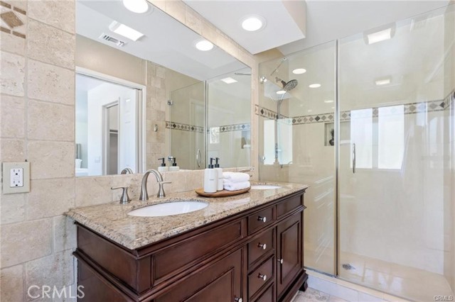 Detail Gallery Image 34 of 47 For 5869 Eilat Pl, Woodland Hills,  CA 91367 - 6 Beds | 3/1 Baths