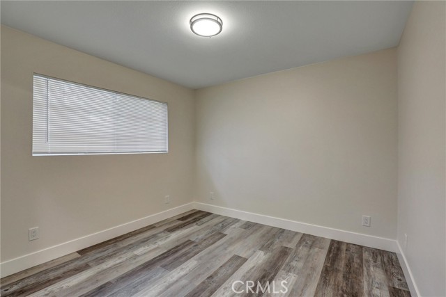 402 E Glendale Drive, Orange CA: https://media.crmls.org/medias/543af2c1-2adc-42d7-b829-f91092ee2b23.jpg
