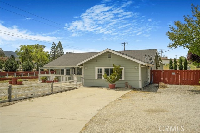 Detail Gallery Image 2 of 48 For 22301 Westwood Bld, Tehachapi,  CA 93561 - 3 Beds | 2 Baths