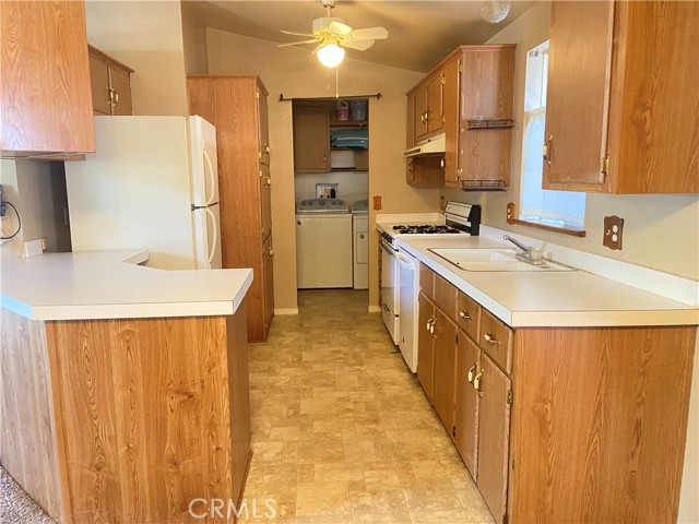 567 E Lassen Avenue, Chico CA: https://media.crmls.org/medias/543c133c-f555-4bbe-814a-3d86dbf838e4.jpg