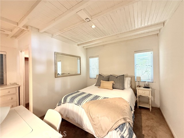 137 Cleo Street, Laguna Beach CA: https://media.crmls.org/medias/543c2009-c33d-4419-9f63-c8883e0350fa.jpg