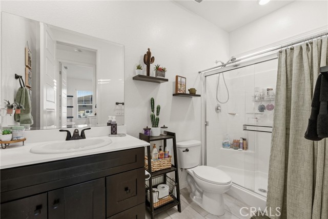 Detail Gallery Image 17 of 42 For 4013 Elderberry, Lake Elsinore,  CA 92530 - 5 Beds | 3 Baths