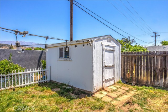 776 N 17th Street, Banning CA: https://media.crmls.org/medias/543d96bb-ee2a-4e01-b564-a0baf577e1c8.jpg