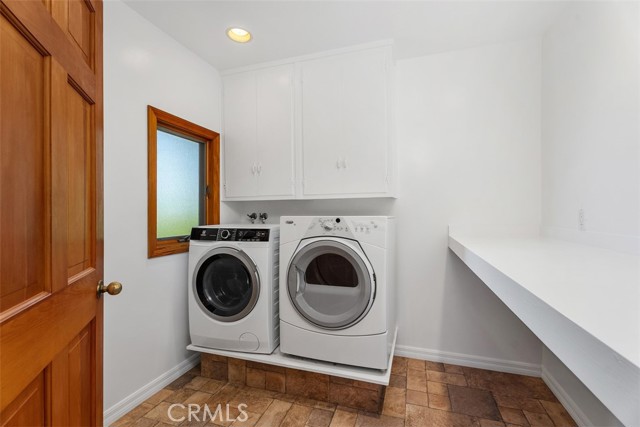 Detail Gallery Image 20 of 49 For 4 Castle Rock Way, Laguna Beach,  CA 92651 - 5 Beds | 4/1 Baths