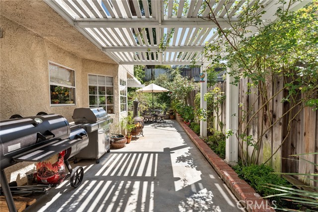 Detail Gallery Image 31 of 56 For 19852 Pandy Ct, Canyon Country,  CA 91351 - 3 Beds | 2/1 Baths