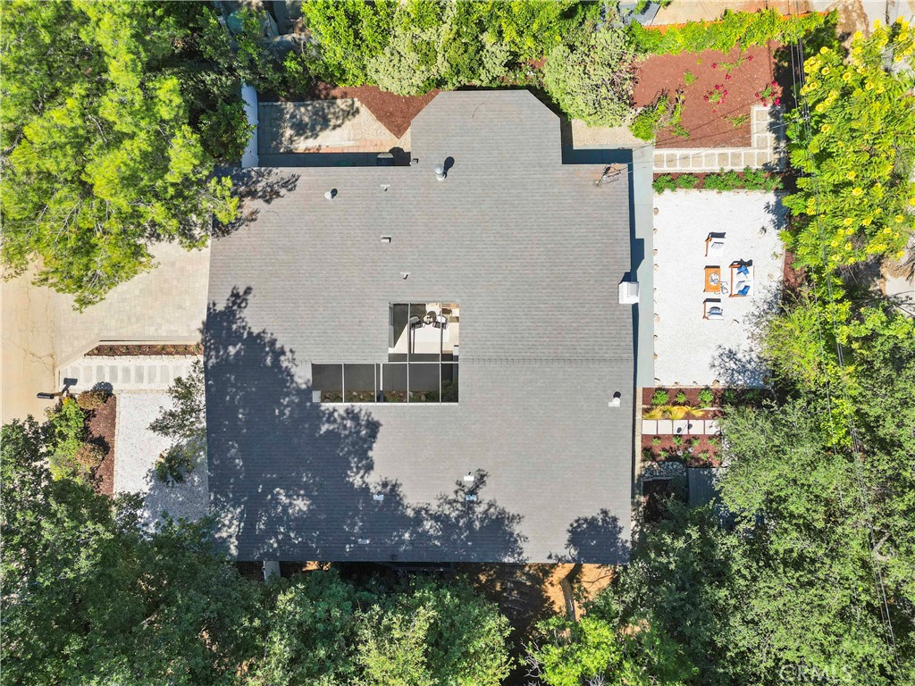 https://media.crmls.org/medias/543e725a-81f8-466b-86d5-6e41a2732758.jpg?preset=X-Large