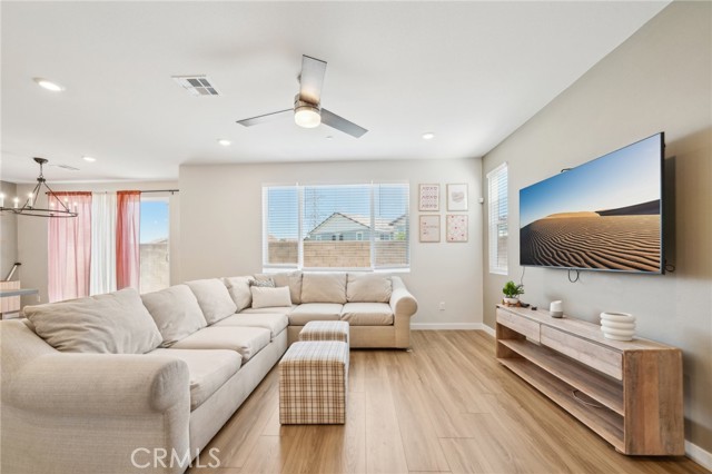 Detail Gallery Image 6 of 64 For 16233 Lozano St #2,  Fontana,  CA 92336 - 3 Beds | 2/1 Baths